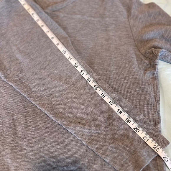 J.Crew Women's Large Grey Waffle Knit Long Sleeve Pullover V Neck Top. - Picture 5 of 11